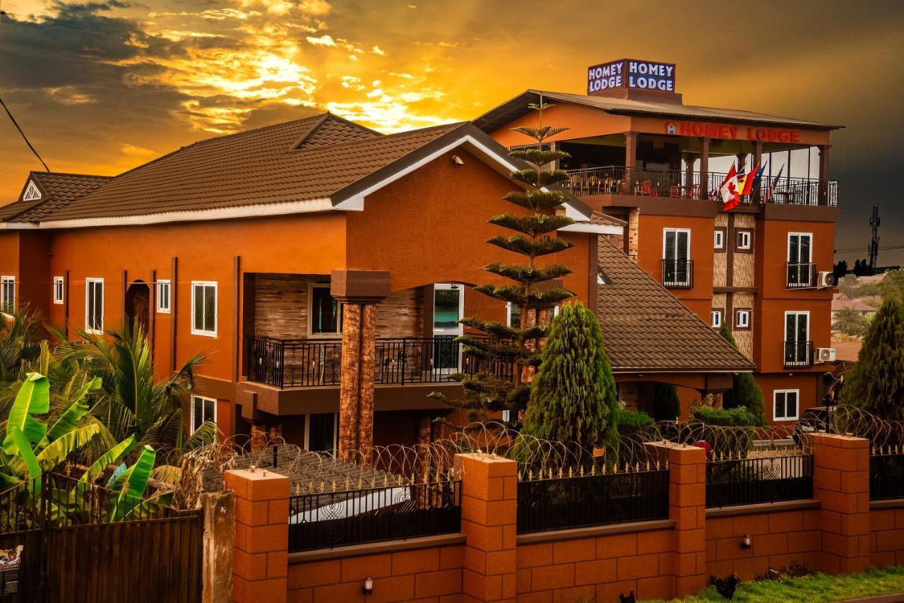 Homey Lodge Kumasi Esterno foto