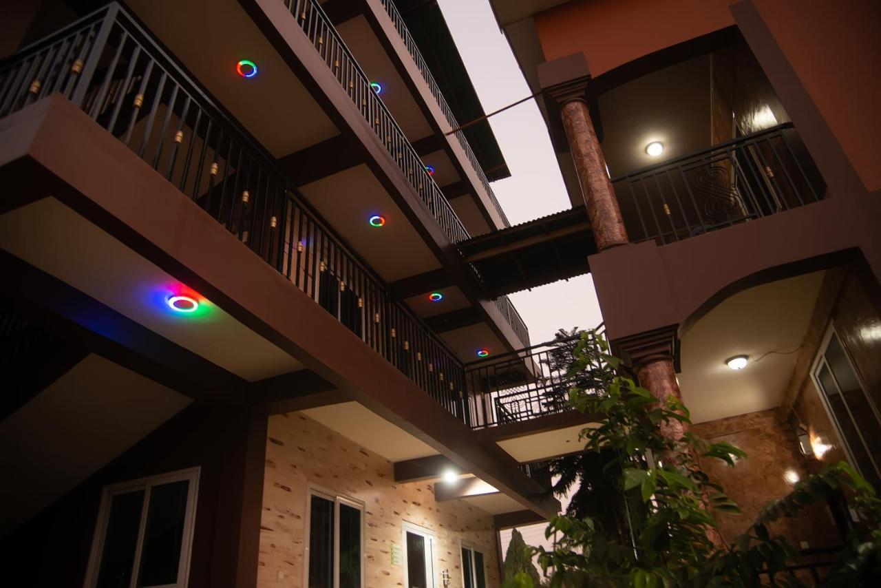 Homey Lodge Kumasi Esterno foto