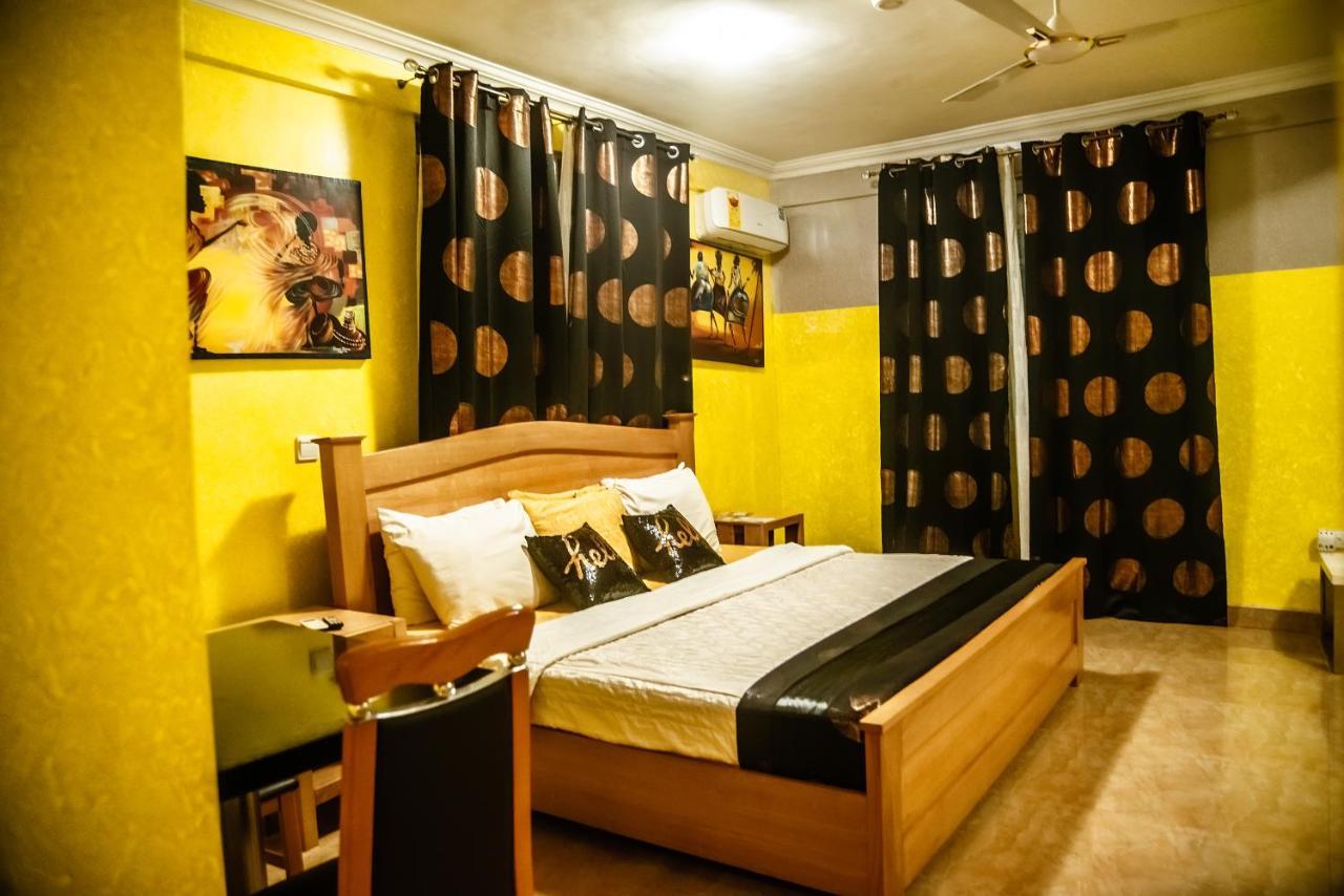 Homey Lodge Kumasi Esterno foto