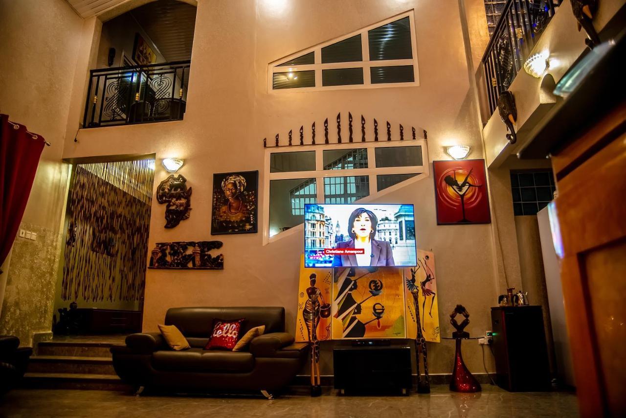 Homey Lodge Kumasi Esterno foto