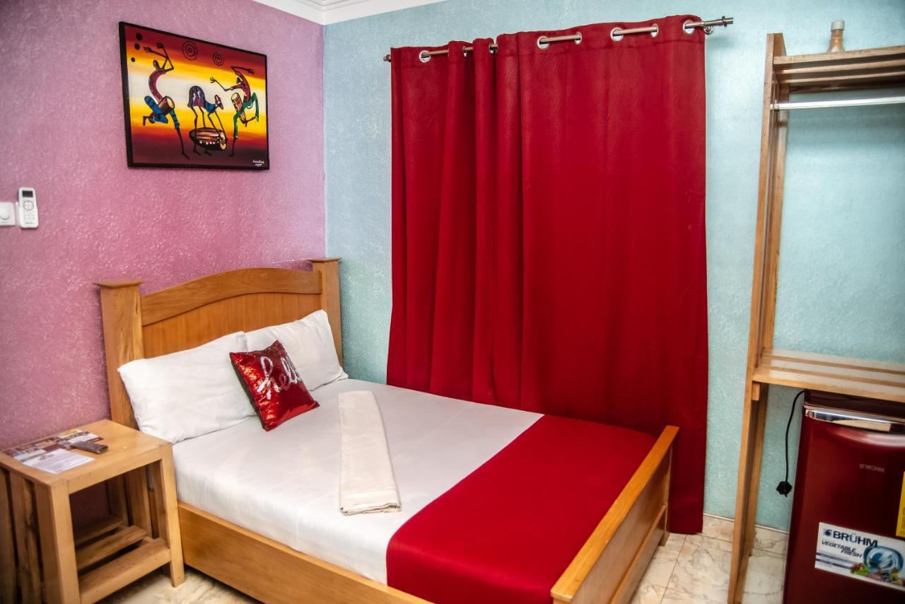 Homey Lodge Kumasi Esterno foto