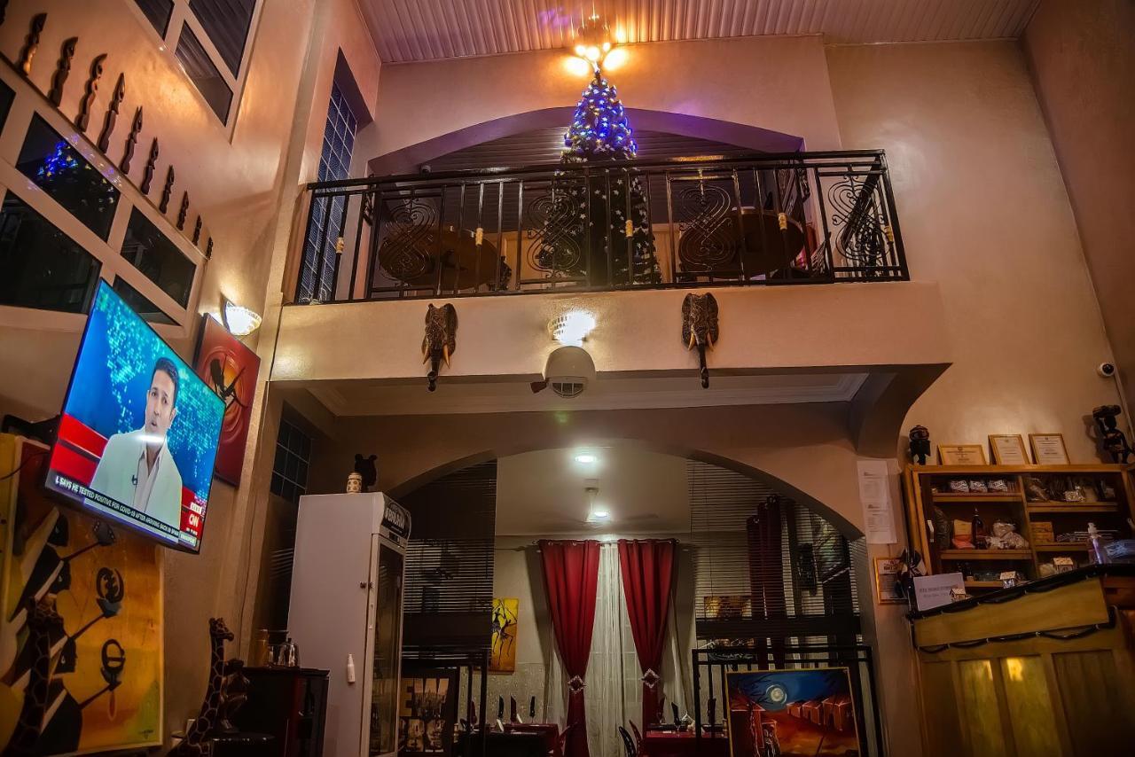 Homey Lodge Kumasi Esterno foto