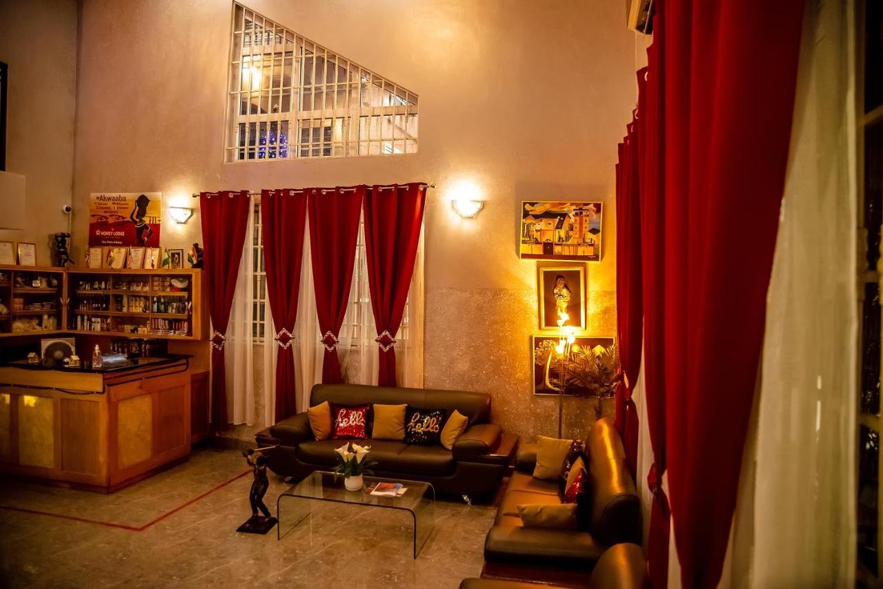 Homey Lodge Kumasi Esterno foto