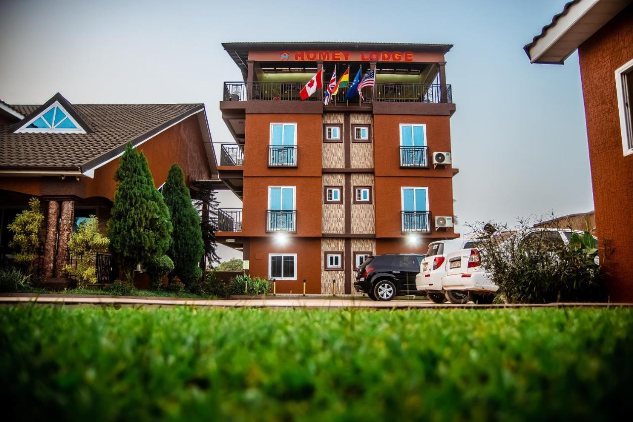 Homey Lodge Kumasi Esterno foto
