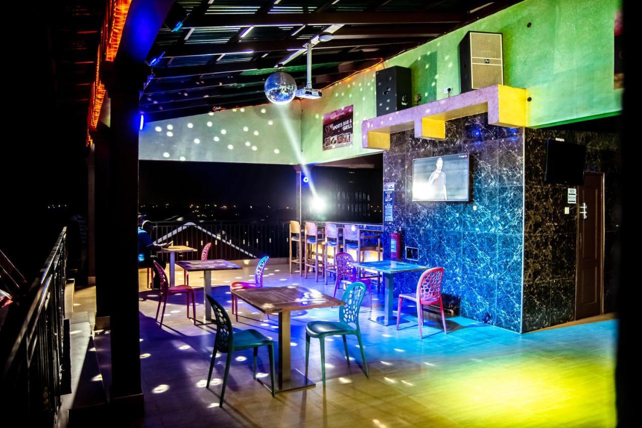 Homey Lodge Kumasi Esterno foto