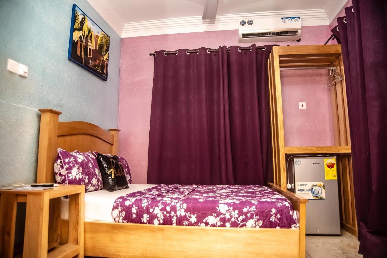 Homey Lodge Kumasi Esterno foto