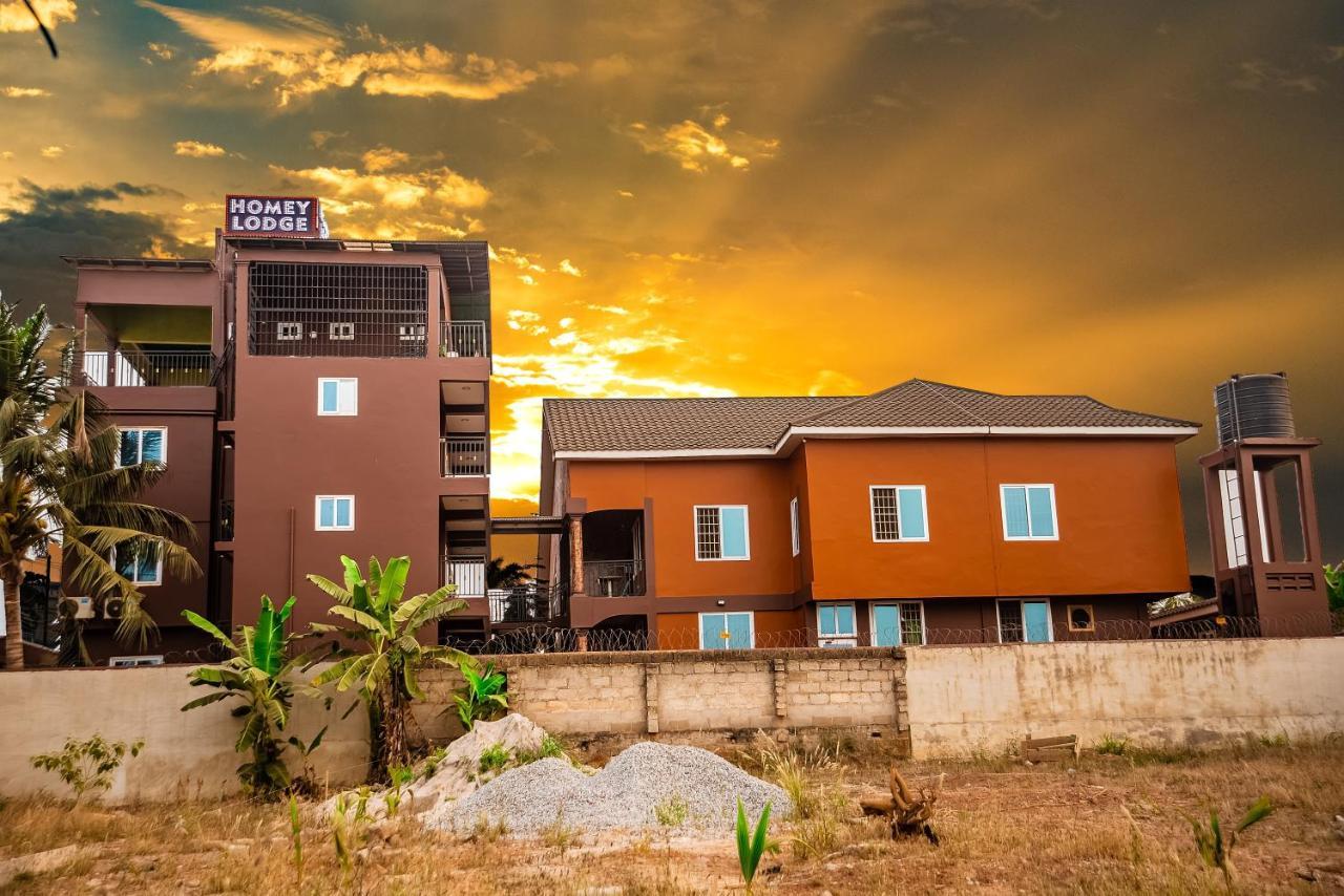 Homey Lodge Kumasi Esterno foto