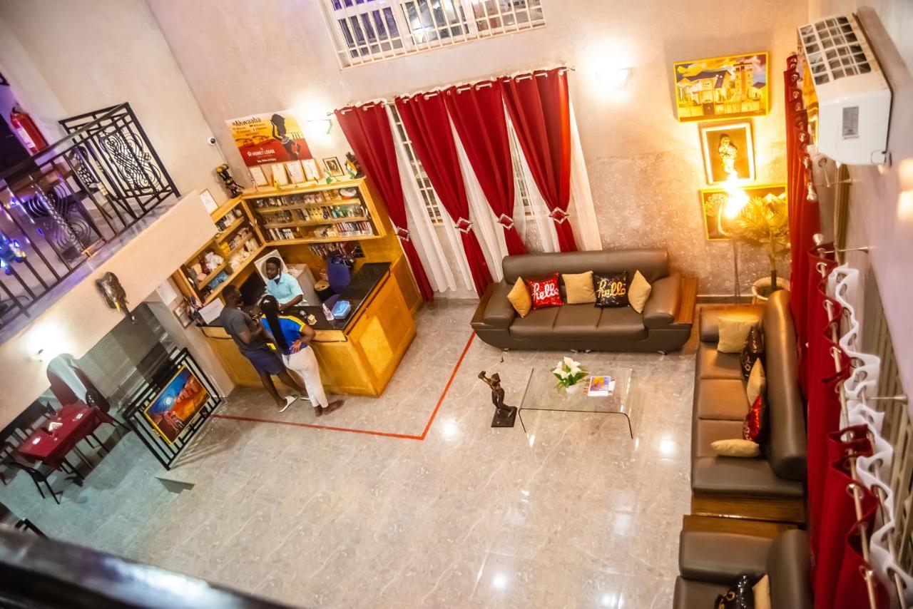 Homey Lodge Kumasi Esterno foto