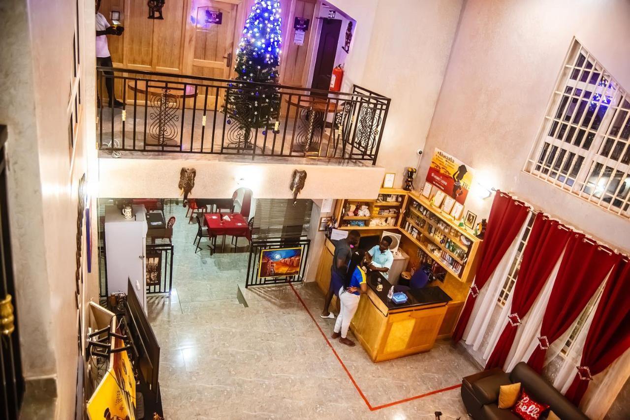 Homey Lodge Kumasi Esterno foto