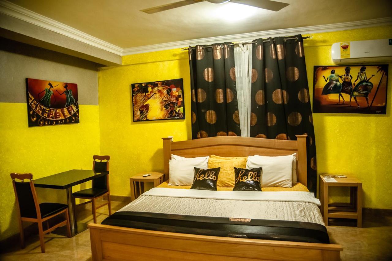 Homey Lodge Kumasi Esterno foto