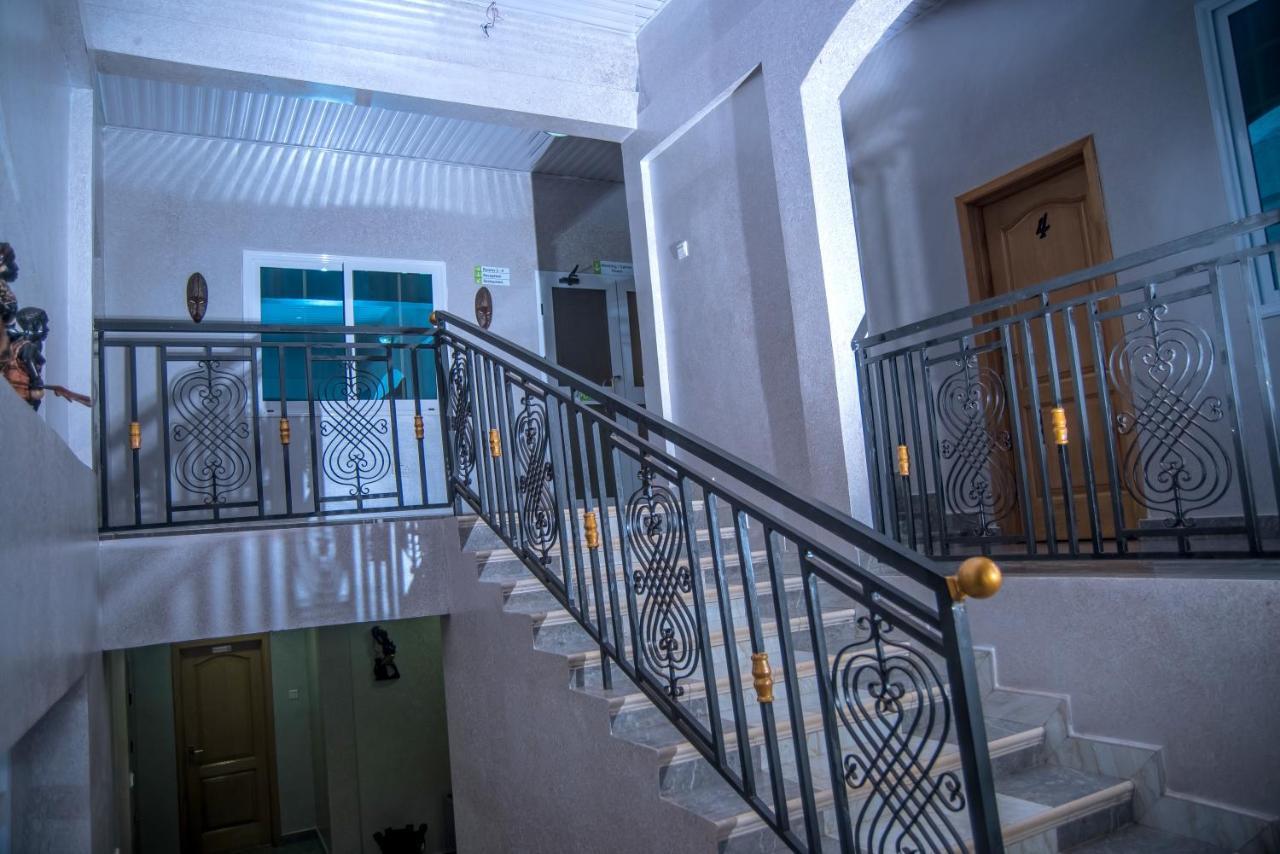 Homey Lodge Kumasi Esterno foto
