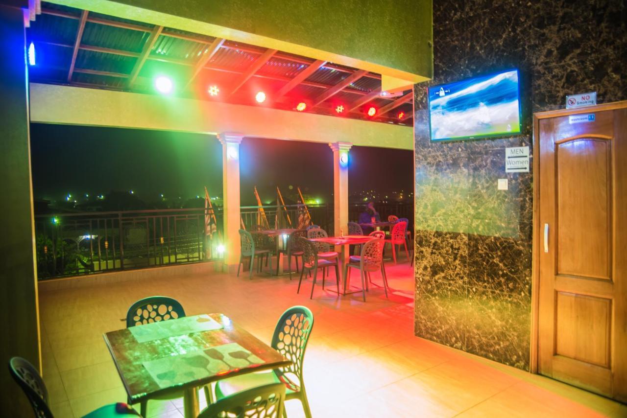 Homey Lodge Kumasi Esterno foto
