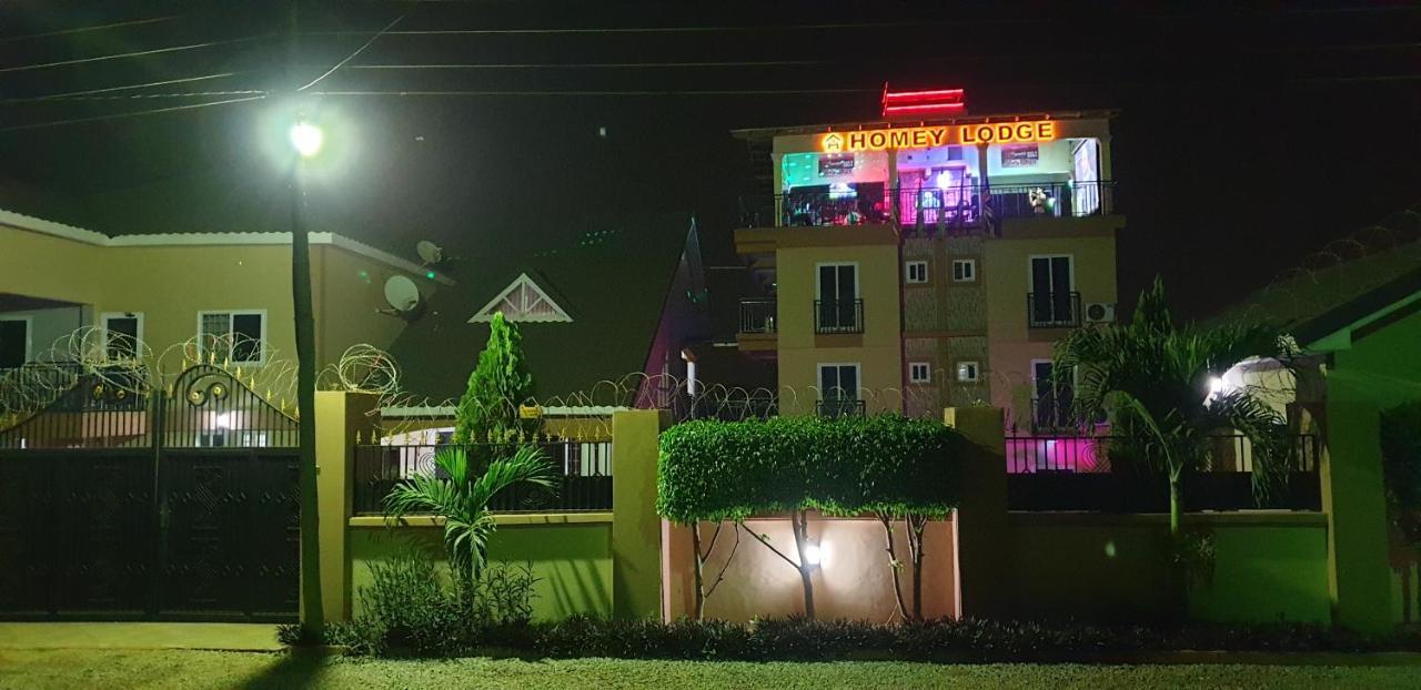 Homey Lodge Kumasi Esterno foto